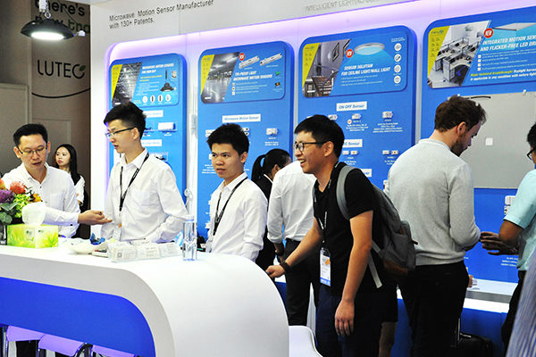 地下车库照明是选择微波雷达感应器还是红外感应器呢？