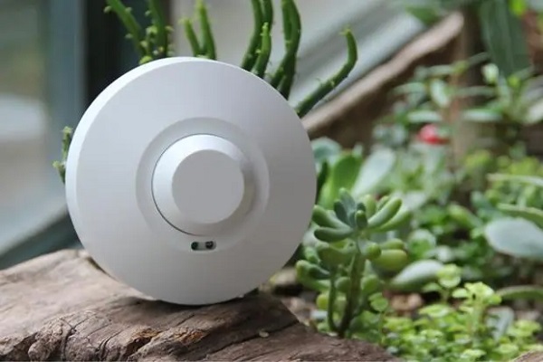 人体存在感应器毫米波雷达感控技术，智能人机交互应用